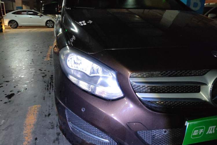 Used Mercedes-Benz B-Class 2015 B 200 Sport Edition Right Front Headlight