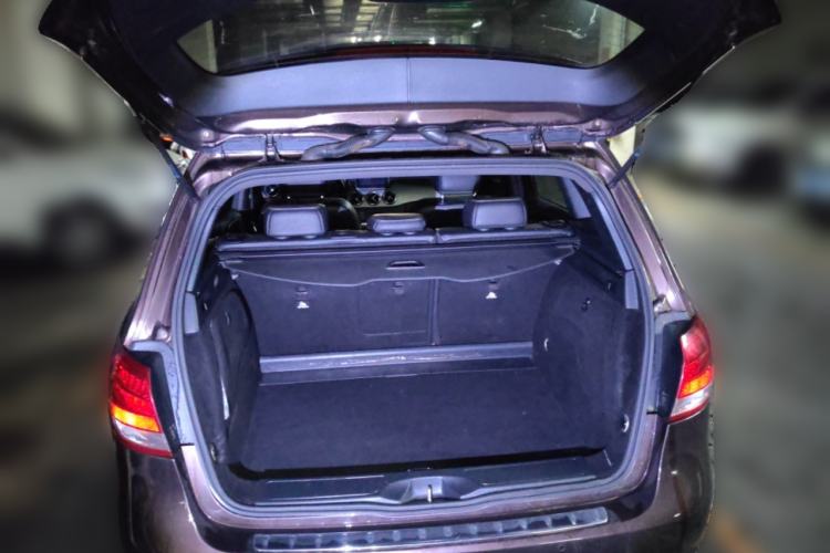 Used Mercedes-Benz B-Class 2015 B 200 Sport Edition Trunk