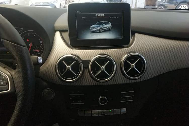 Used Mercedes-Benz B-Class 2015 B 200 Sport Edition Audio And AC Panel