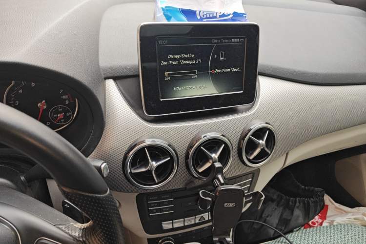 Used Mercedes-Benz B-Class 2015 B 200 Sport Edition Audio And AC Panel