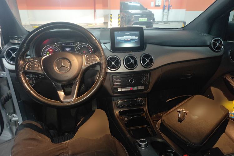 Used Mercedes-Benz B-Class 2015 B 200 Sport Edition Center Console