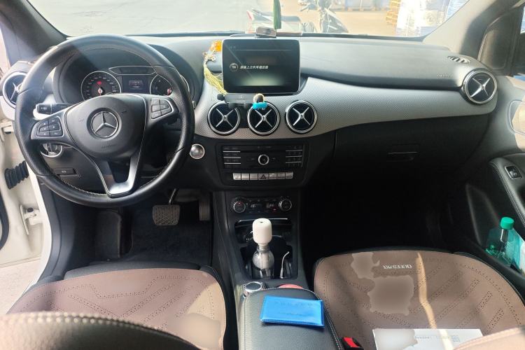 Used Mercedes-Benz B-Class 2015 B 200 Fashion Model Center Console