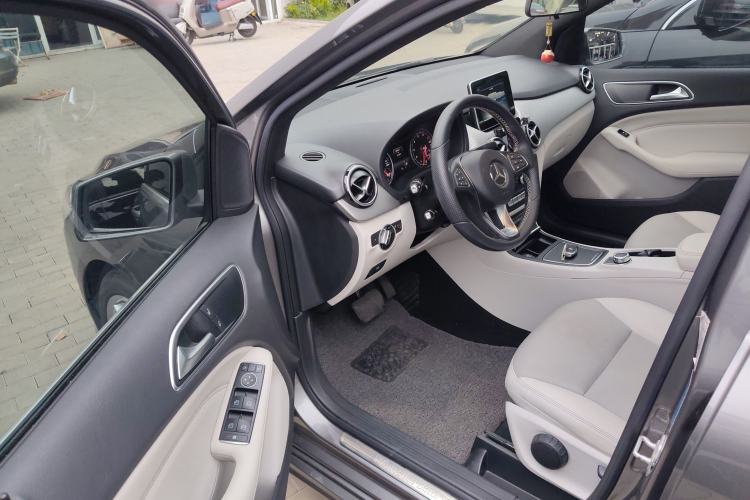 Used Mercedes-Benz B-Class 2015 B 200 Sport Edition Driver Seat