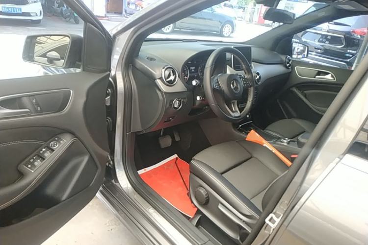 Used Mercedes-Benz B-Class 2015 B 200 Sport Edition Driver Seat