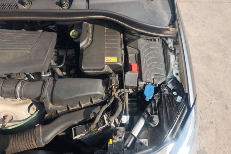 Used Mercedes-Benz B-Class 2015 B 200 Fashion Model Engine Bay Left