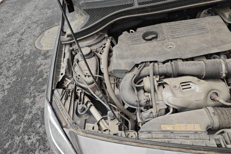 Used Mercedes-Benz B-Class 2015 B 200 Sport Edition Engine Bay Right