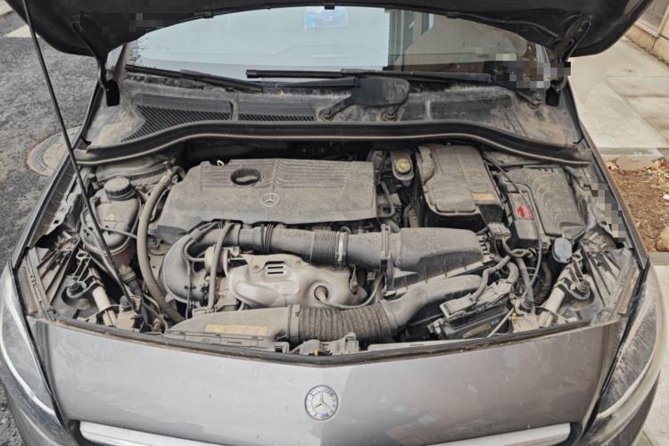 Used Mercedes-Benz B-Class 2015 B 200 Sport Edition Engine Bay