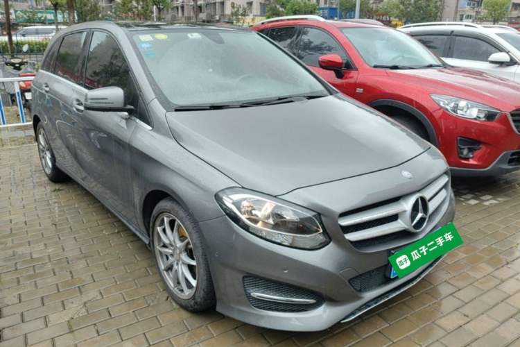 Used Mercedes-Benz B-Class 2015 B 200 Sport Edition Front Right 45 Deg