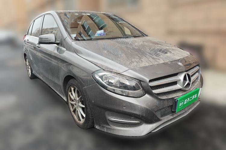 Used Mercedes-Benz B-Class 2015 B 200 Sport Edition Front Right 45 Deg