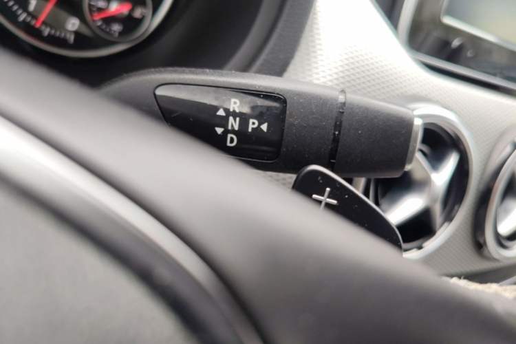 Used Mercedes-Benz B-Class 2015 B 200 Sport Edition Gear Lever