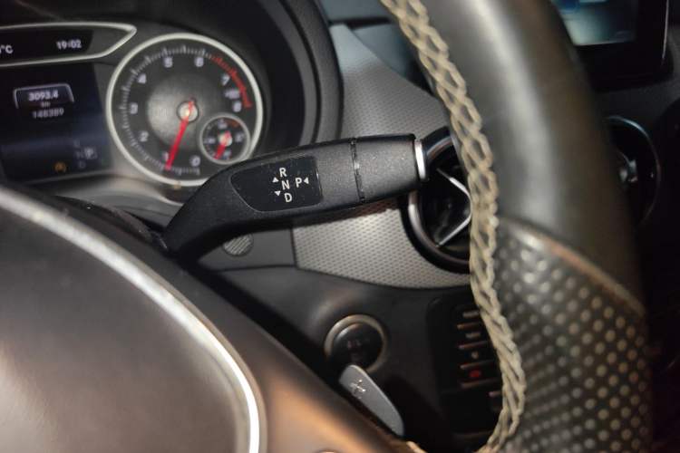 Used Mercedes-Benz B-Class 2015 B 200 Sport Edition Gear Lever