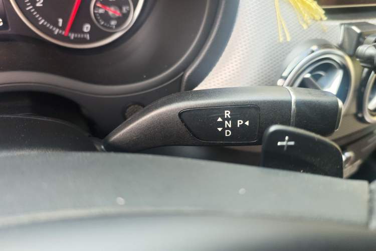 Used Mercedes-Benz B-Class 2015 B 200 Fashion Model Gear Lever