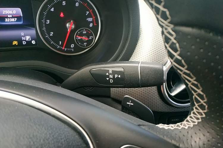 Used Mercedes-Benz B-Class 2015 B 200 Sport Edition Gear Lever