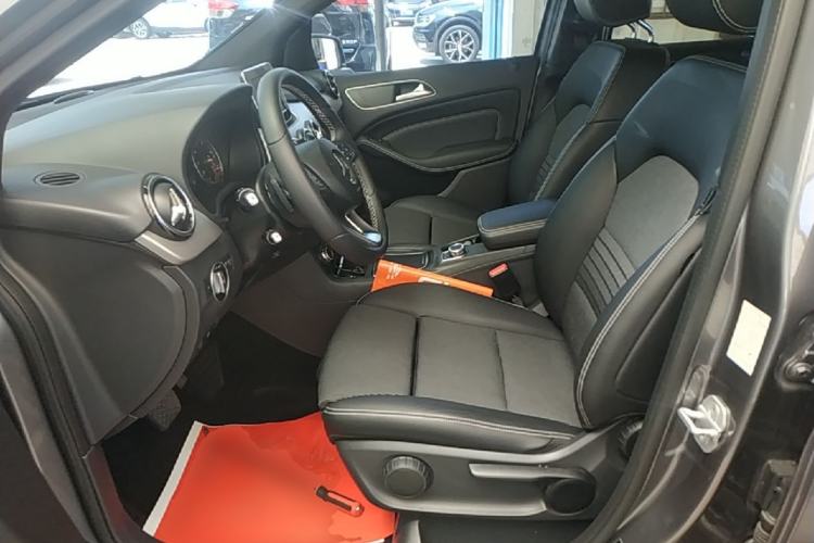 Used Mercedes-Benz B-Class 2015 B 200 Sport Edition Left Front Seat