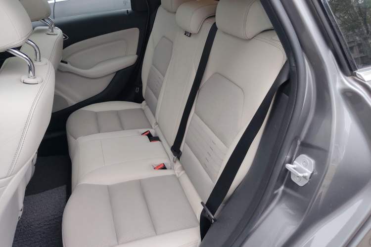 Used Mercedes-Benz B-Class 2015 B 200 Sport Edition Left Rear Seat