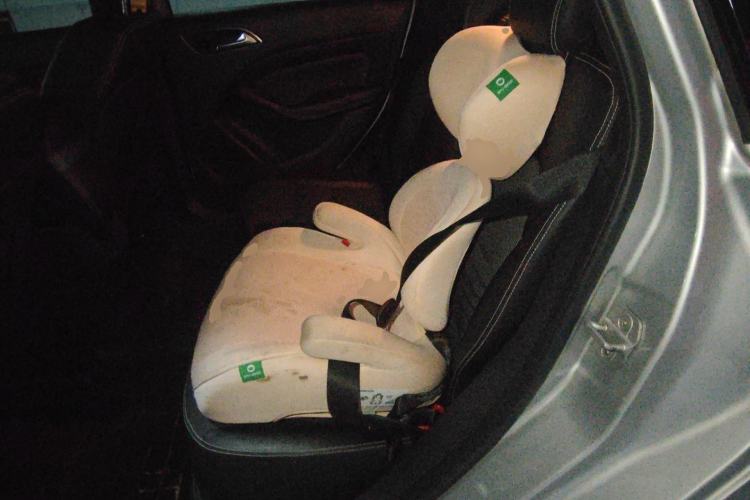 Used Mercedes-Benz B-Class 2015 B 200 Sport Edition Left Rear Seat