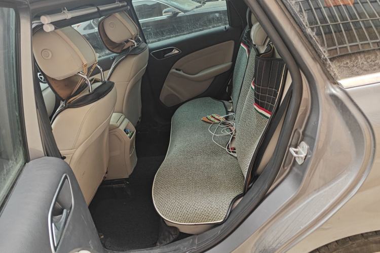 Used Mercedes-Benz B-Class 2015 B 200 Sport Edition Left Rear Seat
