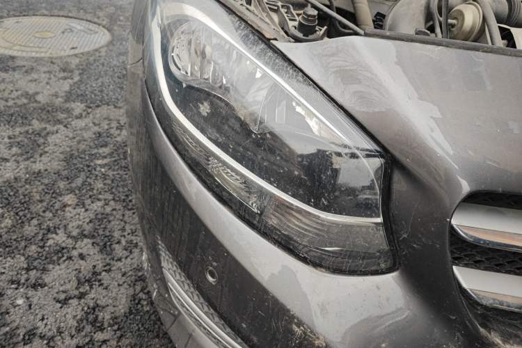 Used Mercedes-Benz B-Class 2015 B 200 Sport Edition Right Front Headlight