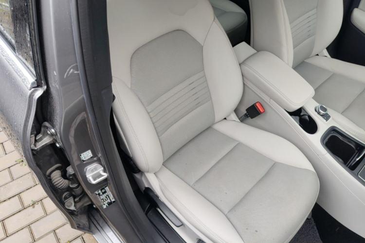 Used Mercedes-Benz B-Class 2015 B 200 Sport Edition Right Front Seat