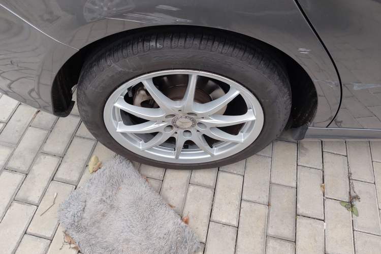 Used Mercedes-Benz B-Class 2015 B 200 Sport Edition Right Rear Wheel Hub