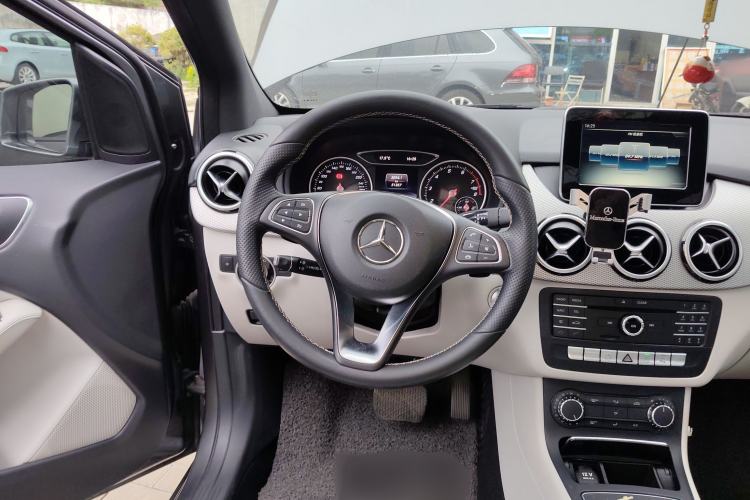 Used Mercedes-Benz B-Class 2015 B 200 Sport Edition Steering Wheel