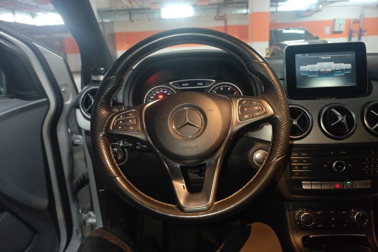 Used Mercedes-Benz B-Class 2015 B 200 Sport Edition Steering Wheel