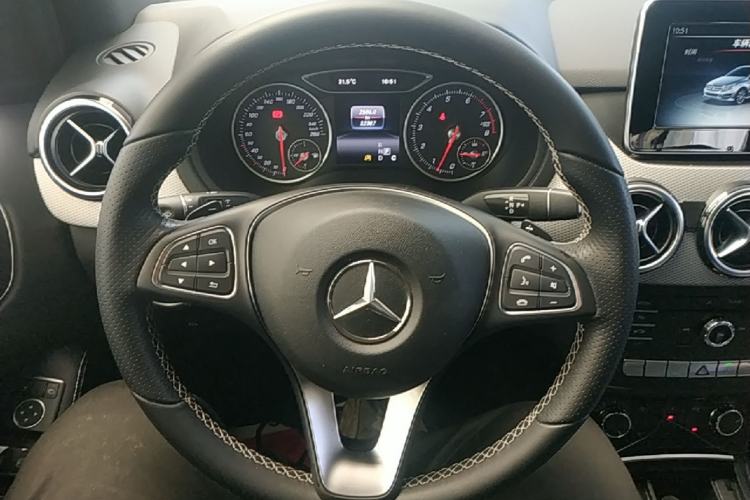 Used Mercedes-Benz B-Class 2015 B 200 Sport Edition Steering Wheel