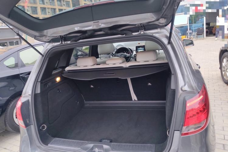 Used Mercedes-Benz B-Class 2015 B 200 Sport Edition Trunk
