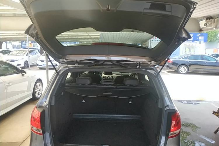 Used Mercedes-Benz B-Class 2015 B 200 Sport Edition Trunk