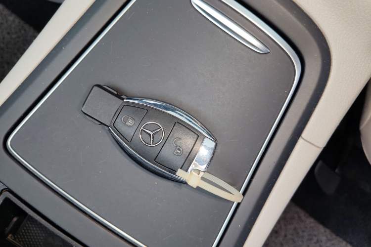 Used Mercedes-Benz B-Class 2015 B 200 Sport Edition Vehicle Key