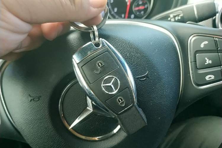 Used Mercedes-Benz B-Class 2015 B 200 Sport Edition Vehicle Key