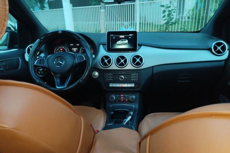 Used Mercedes-Benz B-Class 2015 B 200 Sport Edition Center Console