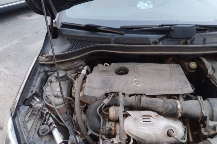 Used Mercedes-Benz B-Class 2015 B 200 Sport Edition Engine Bay Right