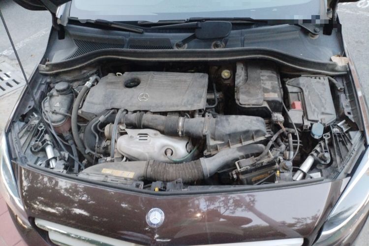 Used Mercedes-Benz B-Class 2015 B 200 Sport Edition Engine Bay