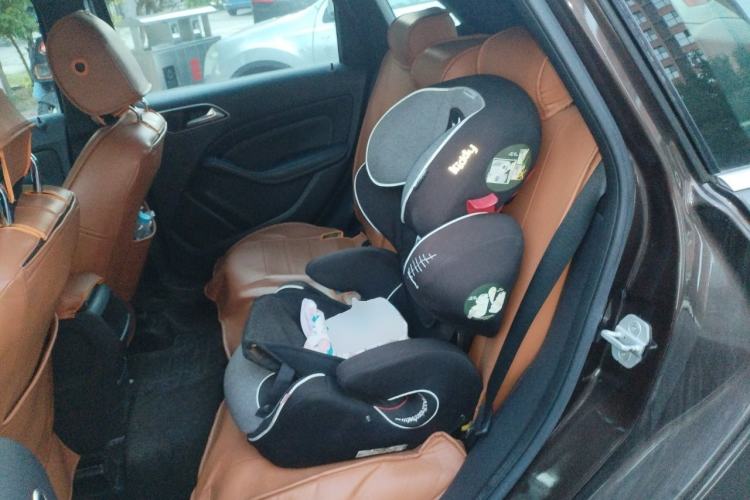 Used Mercedes-Benz B-Class 2015 B 200 Sport Edition Left Rear Seat