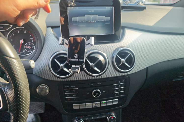 Used Mercedes-Benz B-Class 2015 B 200 Fashion Model Audio And AC Panel