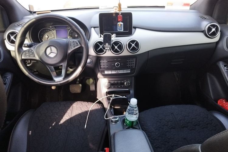 Used Mercedes-Benz B-Class 2015 B 200 Fashion Model Center Console