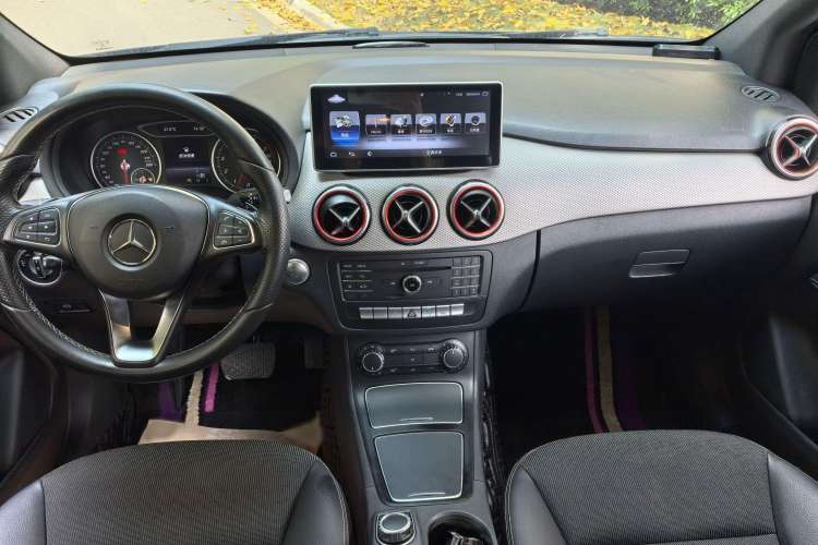 Used Mercedes-Benz B-Class 2015 B 200 Sport Edition Center Console