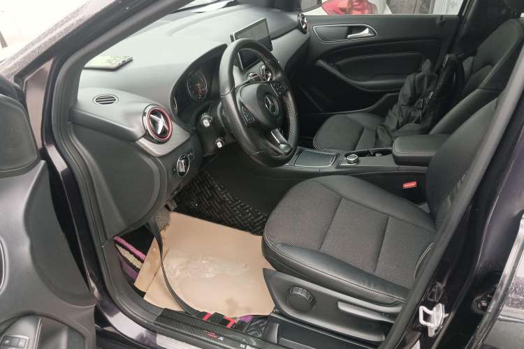 Used Mercedes-Benz B-Class 2015 B 200 Sport Edition Driver Seat