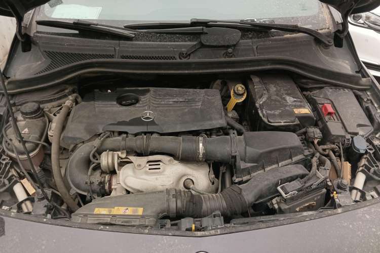 Used Mercedes-Benz B-Class 2015 B 200 Sport Edition Engine Bay