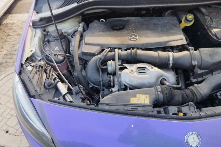 Used Mercedes-Benz B-Class 2015 B 200 Fashion Model Engine Bay Right