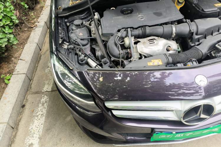 Used Mercedes-Benz B-Class 2015 B 200 Sport Edition Engine Bay Right