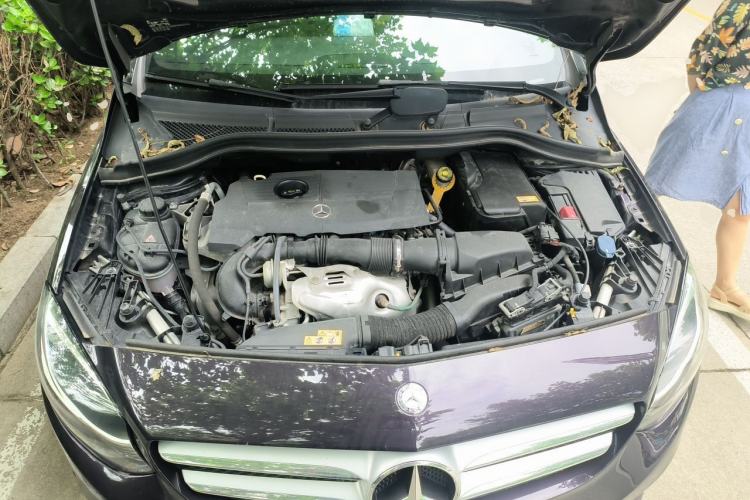 Used Mercedes-Benz B-Class 2015 B 200 Sport Edition Engine Bay