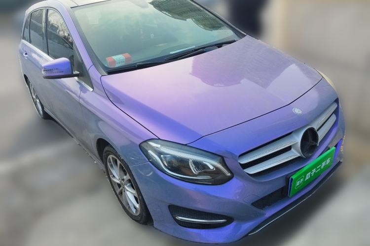 Used Mercedes-Benz B-Class 2015 B 200 Fashion Model Front Right 45 Deg