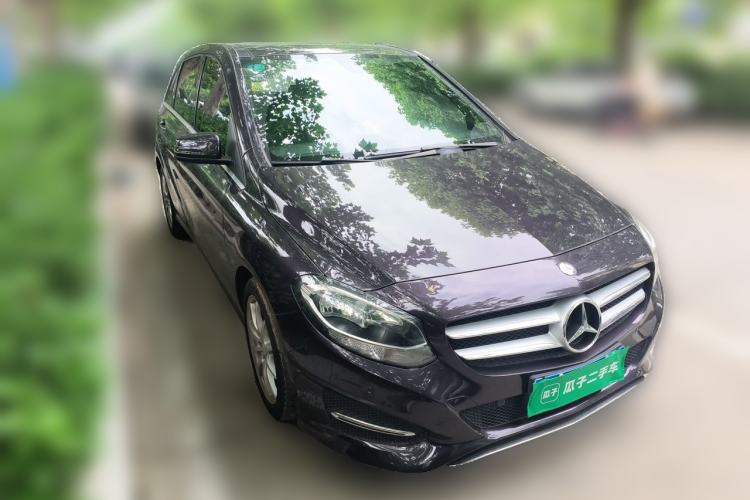 Used Mercedes-Benz B-Class 2015 B 200 Sport Edition Front Right 45 Deg