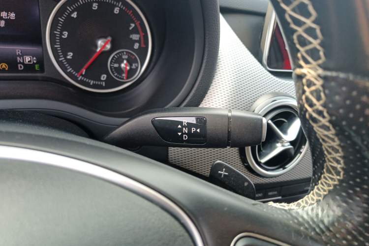 Used Mercedes-Benz B-Class 2015 B 200 Fashion Model Gear Lever