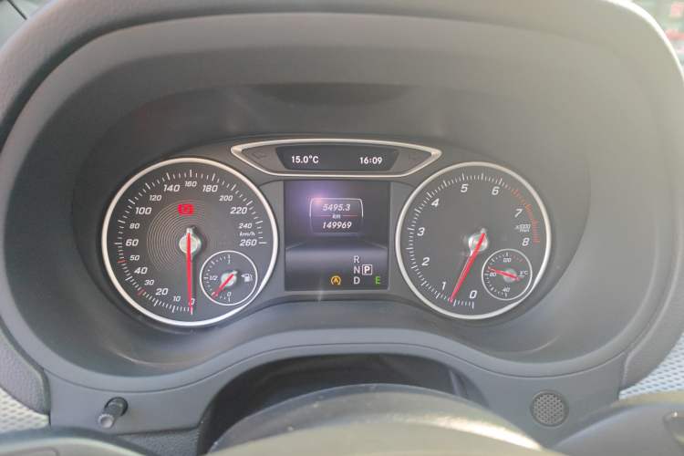 Used Mercedes-Benz B-Class 2015 B 200 Fashion Model Instrument Cluster