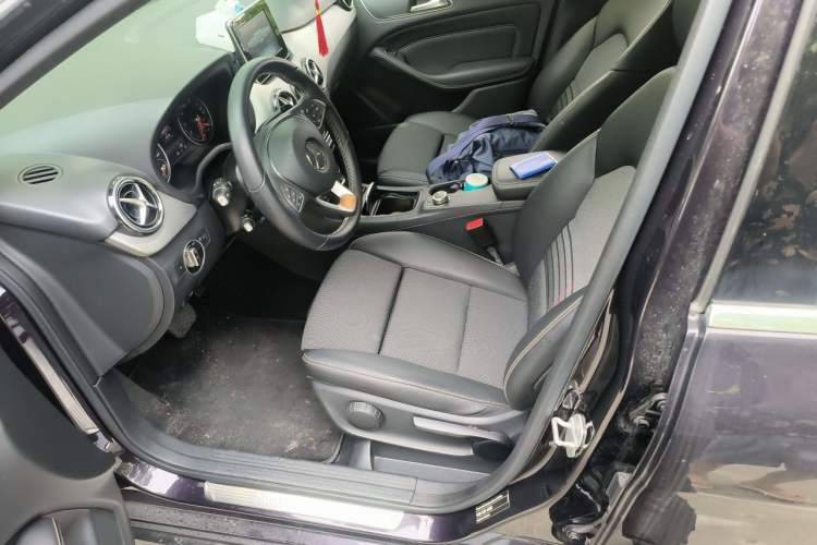 Used Mercedes-Benz B-Class 2015 B 200 Sport Edition Left Front Seat