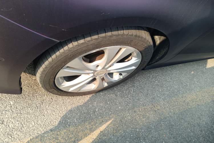 Used Mercedes-Benz B-Class 2015 B 200 Fashion Model Left Front Wheel Hub