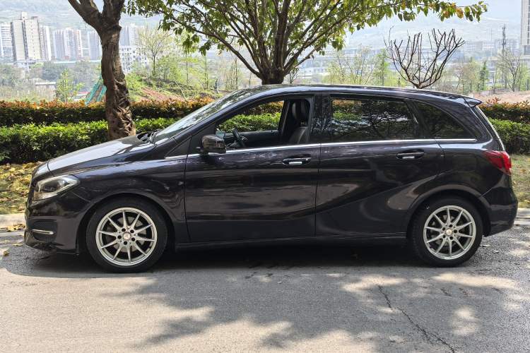 Used Mercedes-Benz B-Class 2015 B 200 Sport Edition Left Side